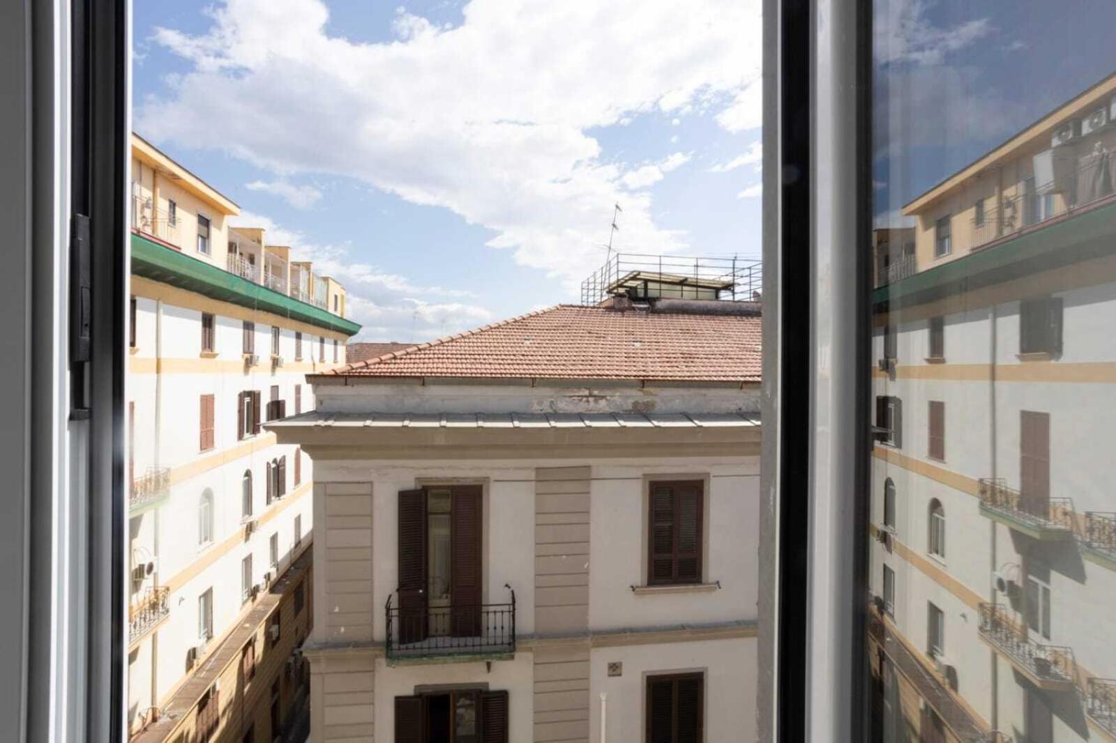 Giuly Suites & Rooms Nápoly Kültér fotó